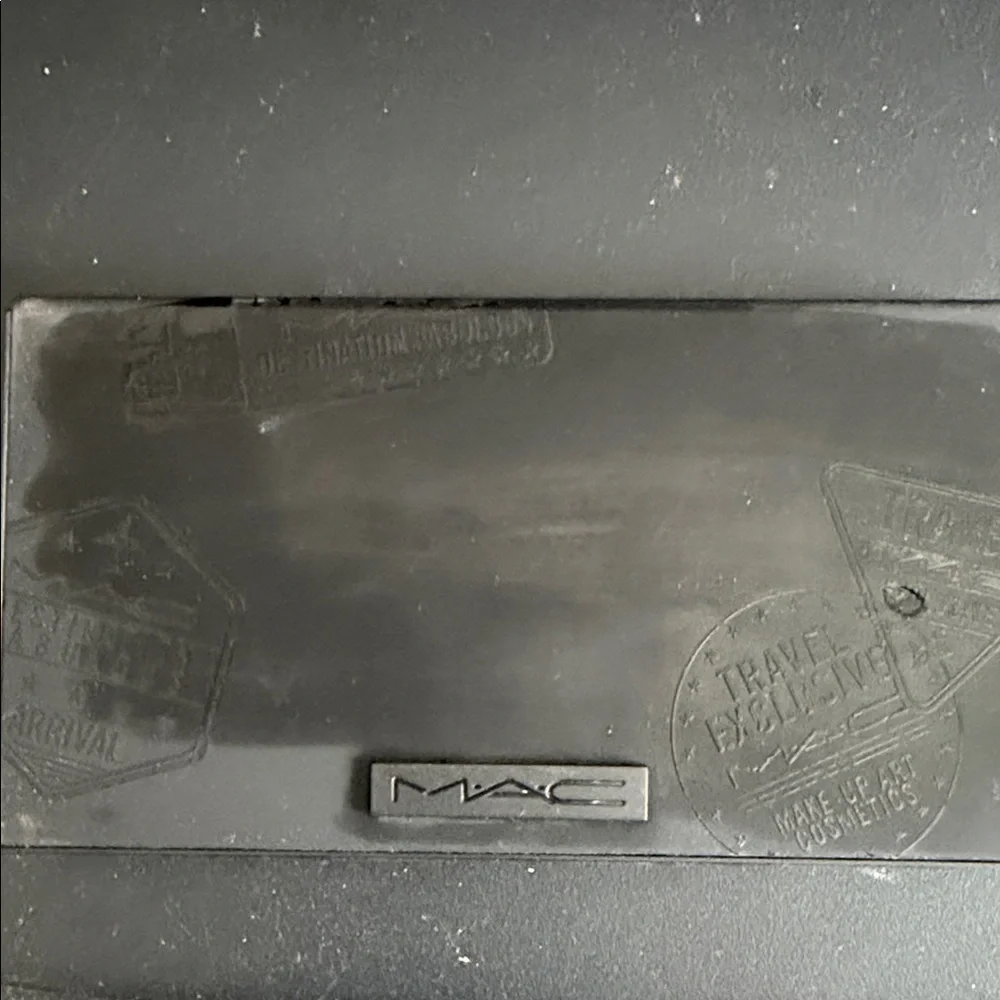 NWOB MAC Cosmetics Black Travel-Stamped Eyeshadow Palette‎ Case